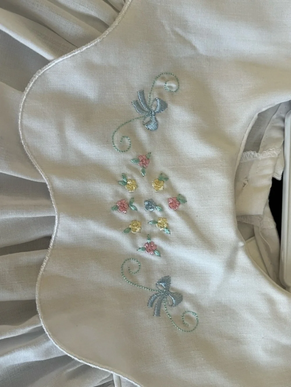 Vintage Newborn Baby Dress Embroidered Floral Lightweight Alexis - Picture 3 of 4